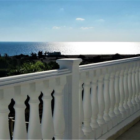 Villa Dioni コーラル・ベイ エクステリア 写真