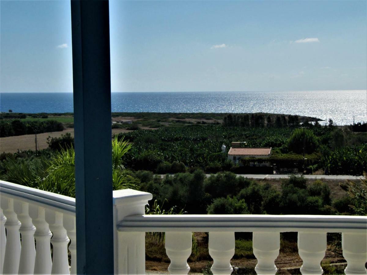 Villa Dioni コーラル・ベイ エクステリア 写真