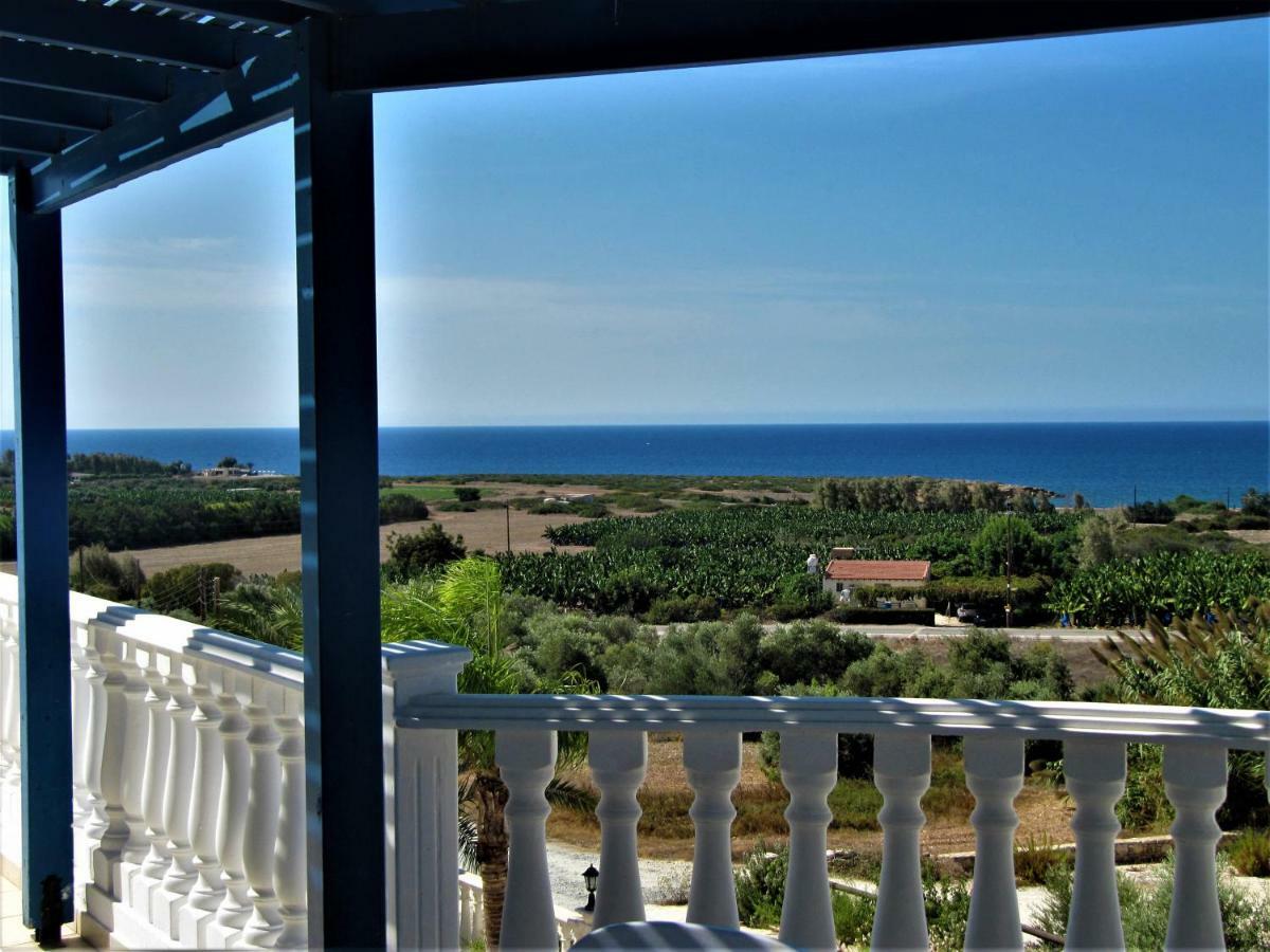 Villa Dioni コーラル・ベイ エクステリア 写真